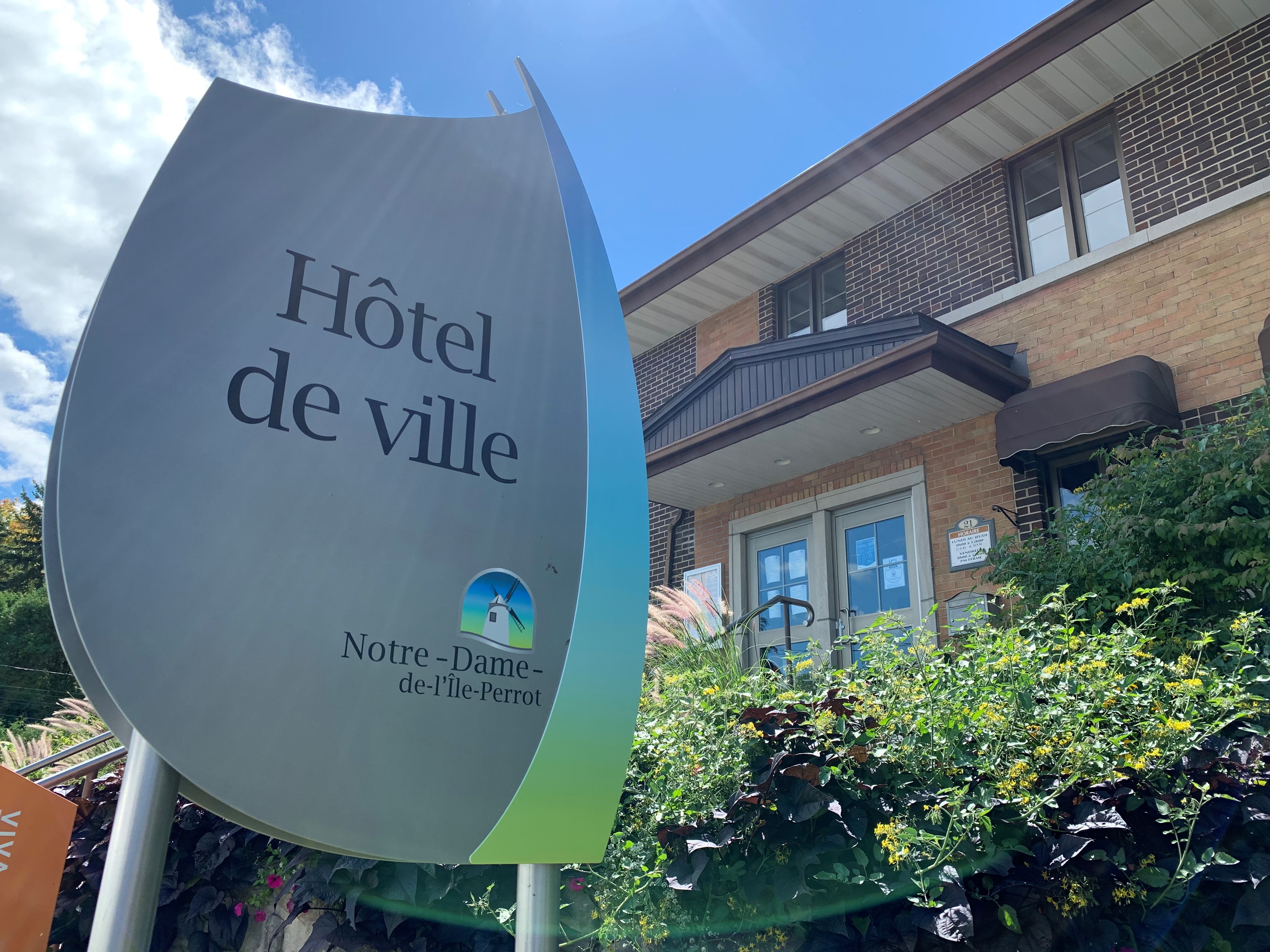 L'hôtel de ville de Notre-Dame-de-l'Île-Perrot