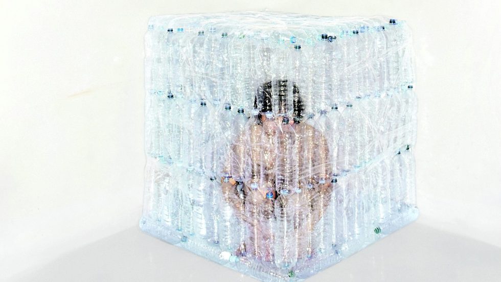 Vision artistique de la pollution par le plastique