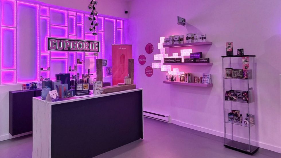 La boutique Euphorie est située au 3355 rue Sainte-Catherine Est, entre Darling et Davidson.