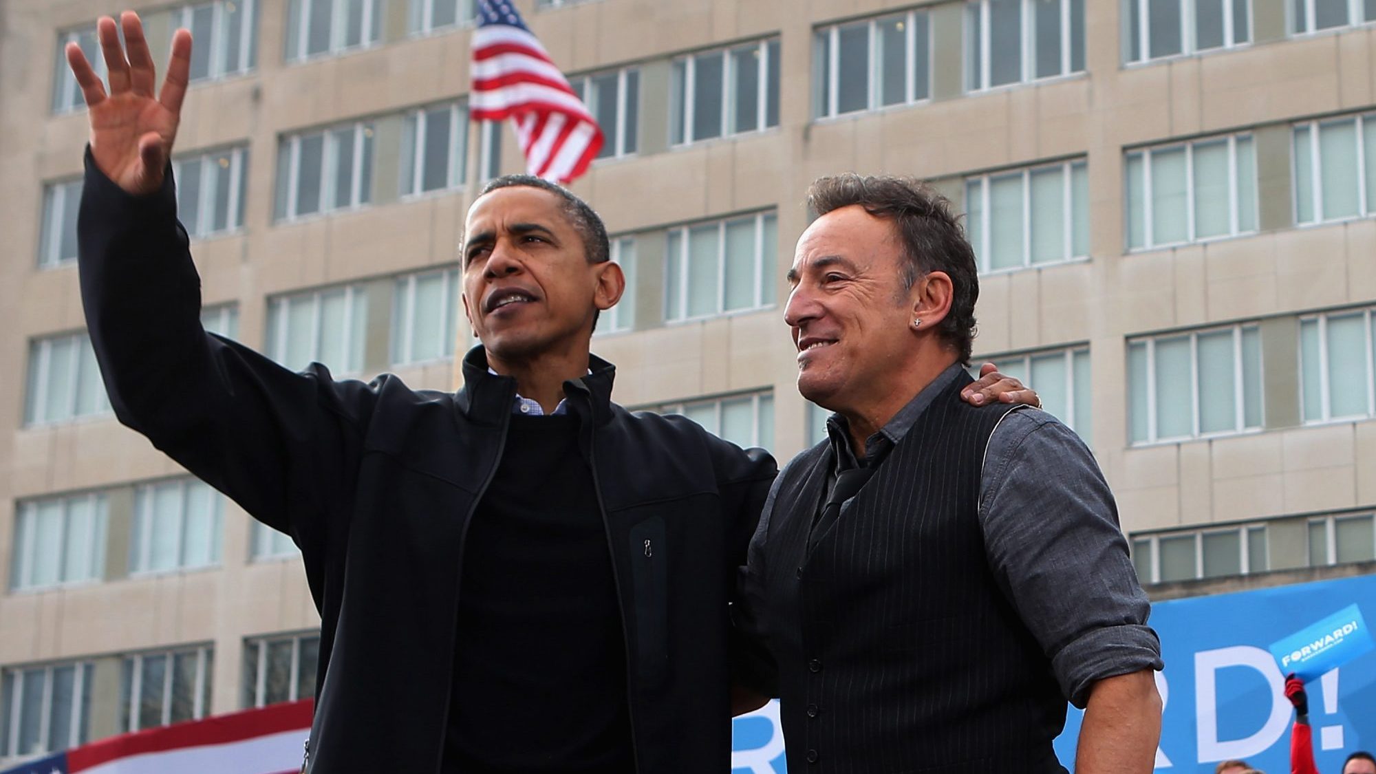 renegades born in the usa le podcast avec obama et springsteen sur spotify
