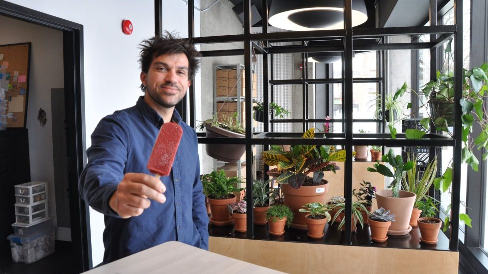 OLAOLA transforme des aliments et les sauvent du gaspillage alimentaire.