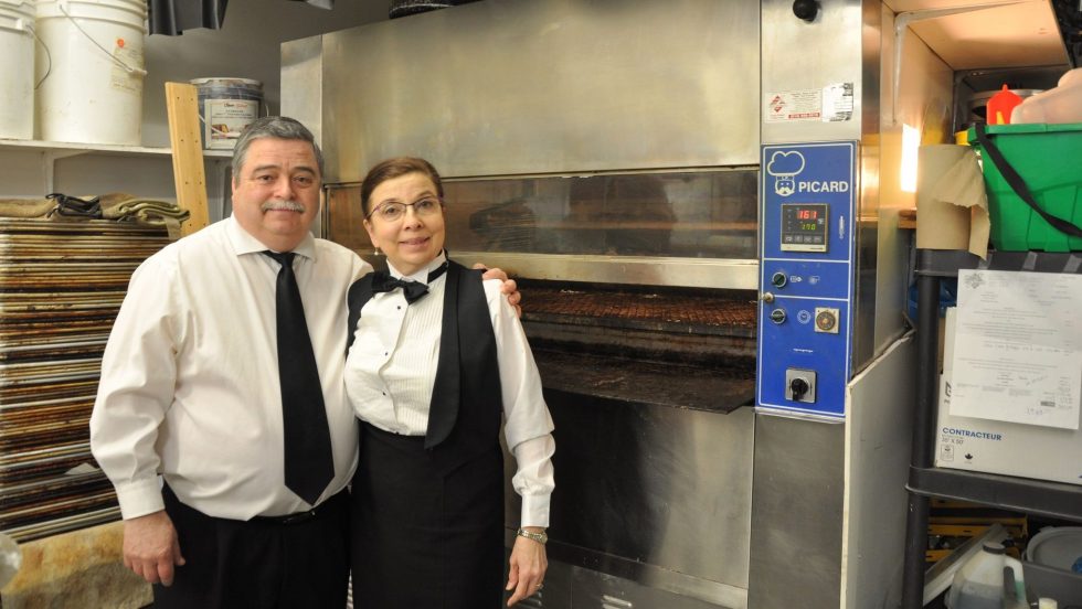 Micheline Lefebvre et Richard Langlais dans leur local Aux purs délices.