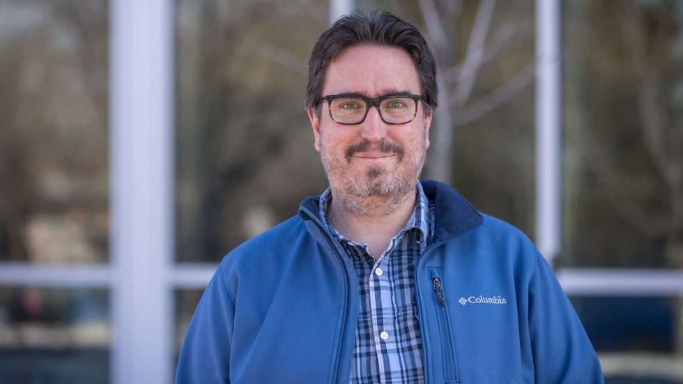 Olivier Drouin a lancé un site web qui recense les cas dans les écoles.