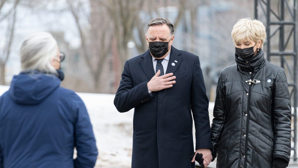 Le premier ministre François Legault et son épouse, Isabelle Brais, à la cérémonie de commémoration