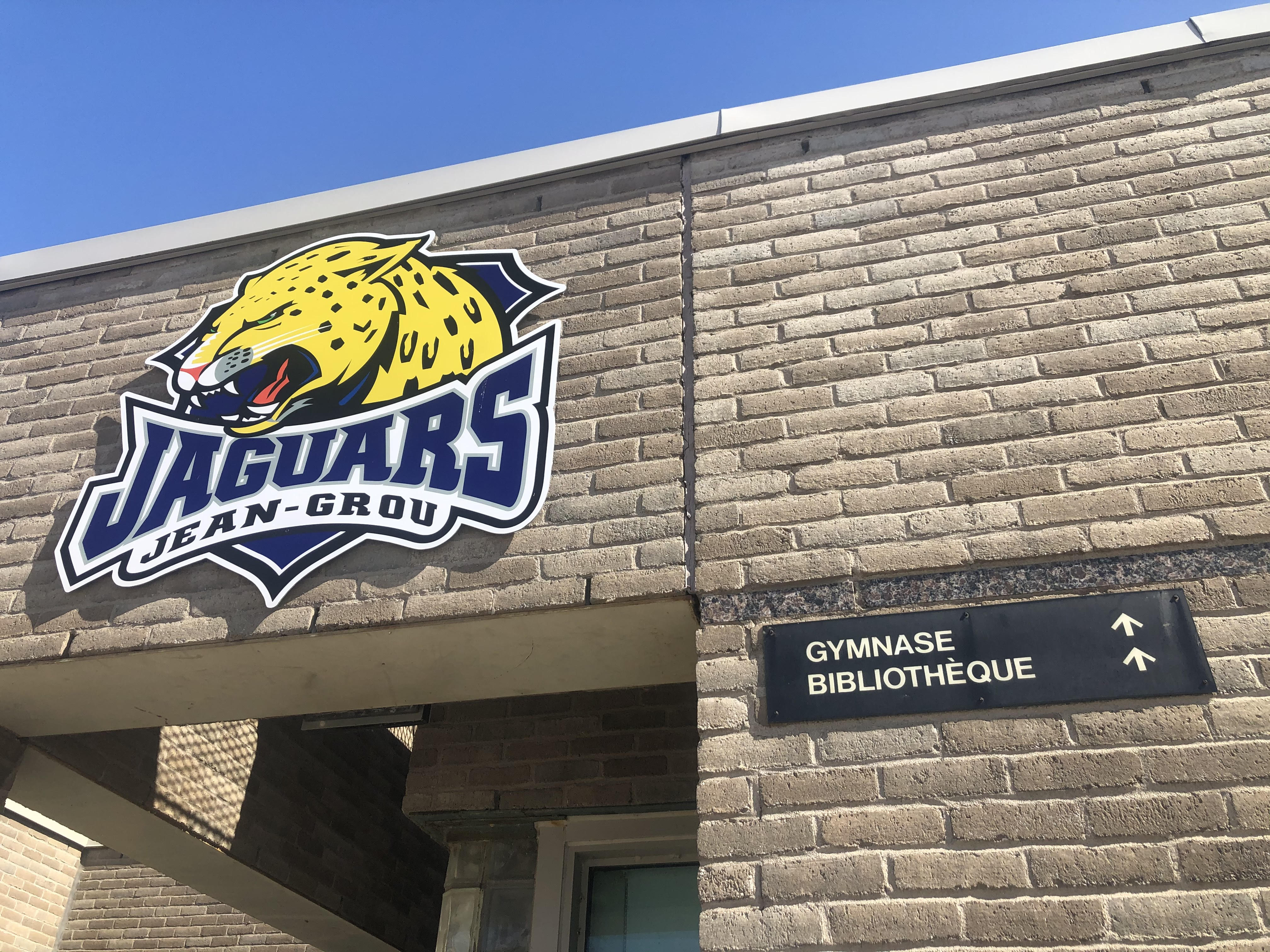 Depuis l’annonce de la reprise du sport intérieur, les élèves de l’école secondaire de Rivière-des-Prairies peinent à contenir leur enthousiasme.