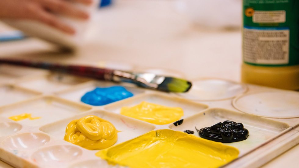 L'enseignement artistique favorise-t-il les inégalités raciales dans la culture ?