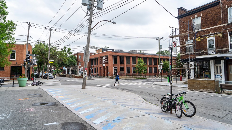 La rue de Castelnau en été