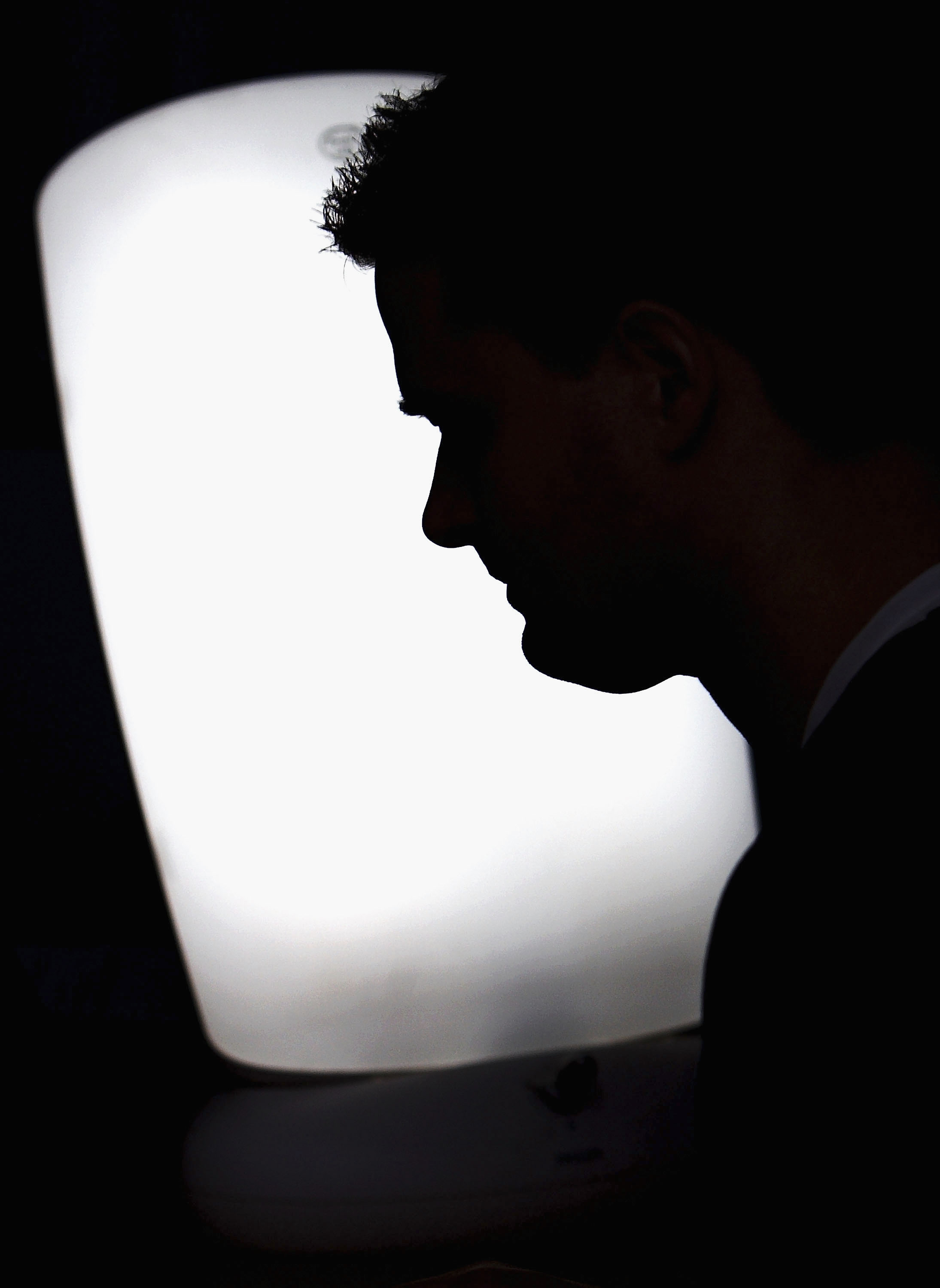Un homme de profil