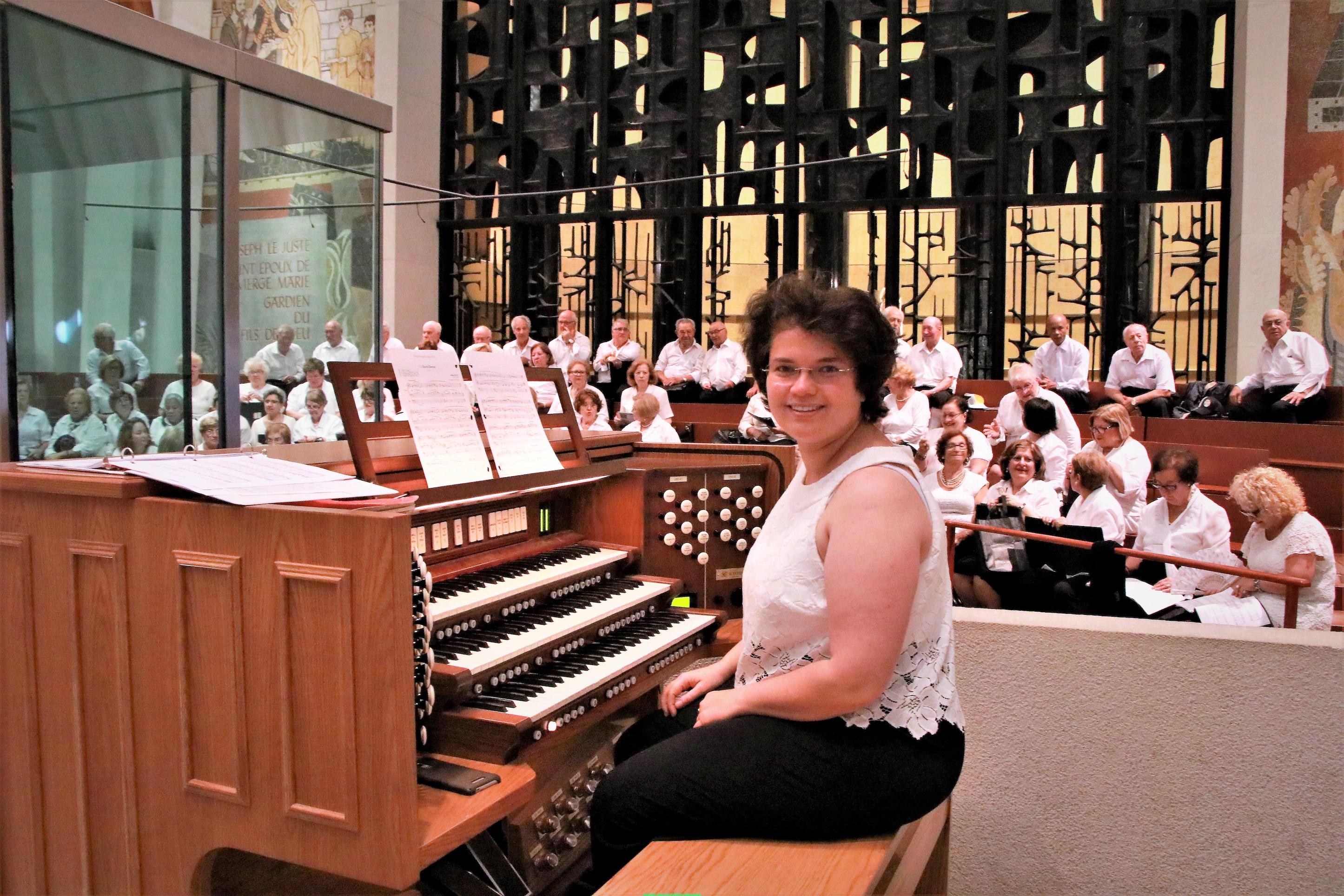 Alexandra Fol joueuse orgue Paroisse Maria-Auxiliaire RDP