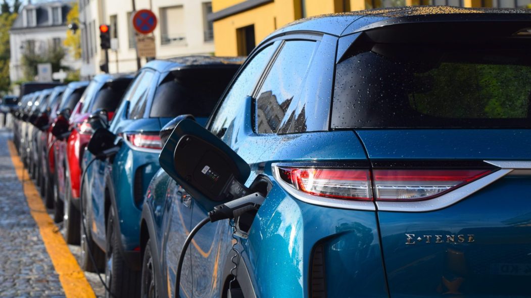 Pourquoi certains propriétaires de véhicules électriques retournent-ils au gaz?