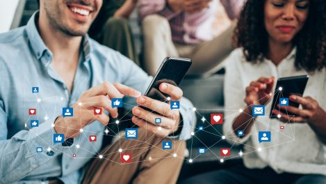 Pas aussi nocifs qu’on le croyait, les médias sociaux