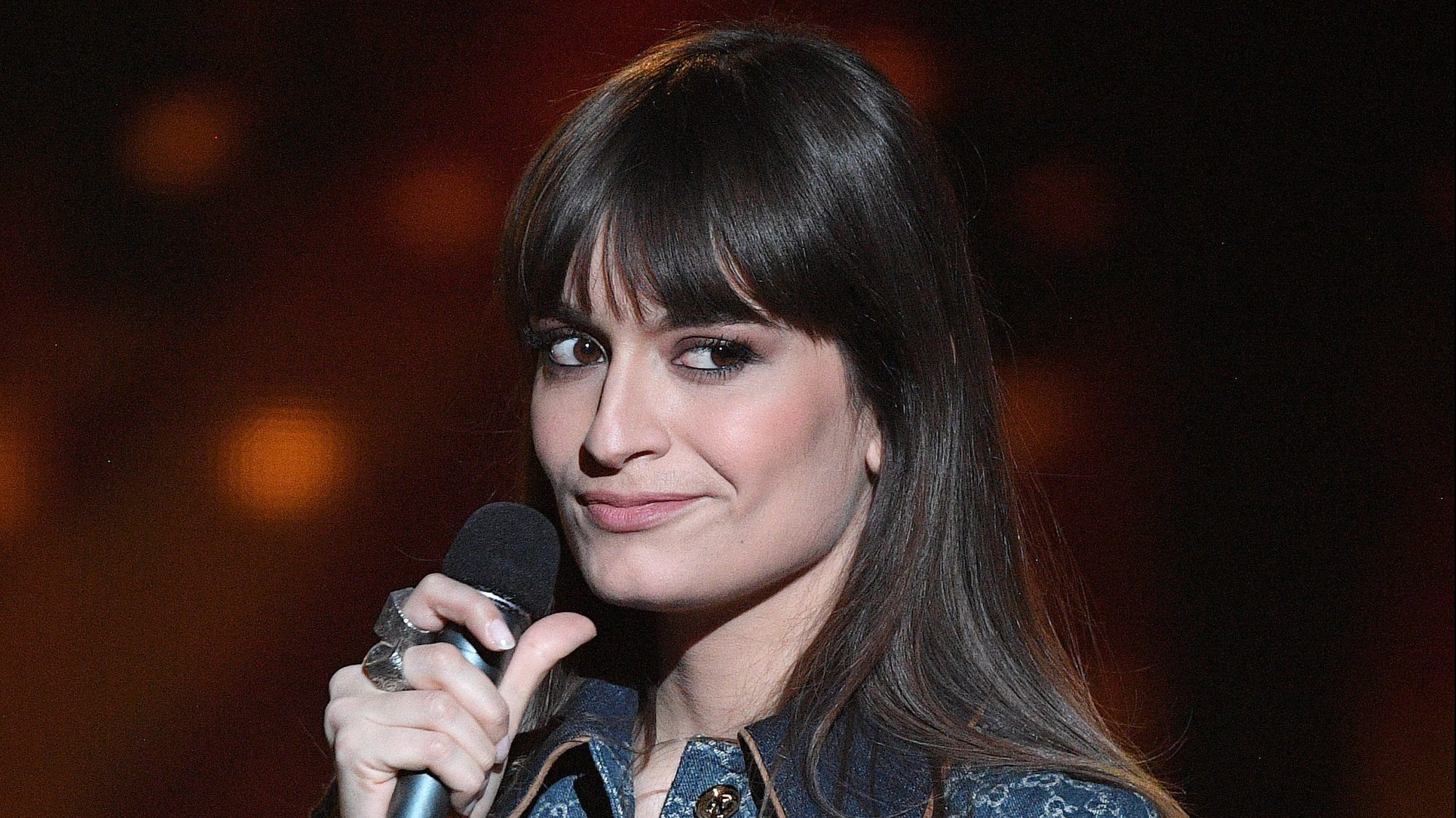 Clara Luciani, le coeur et le choeur des femmes