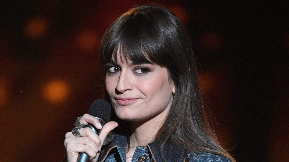 Clara Luciani, le coeur et le choeur des femmes