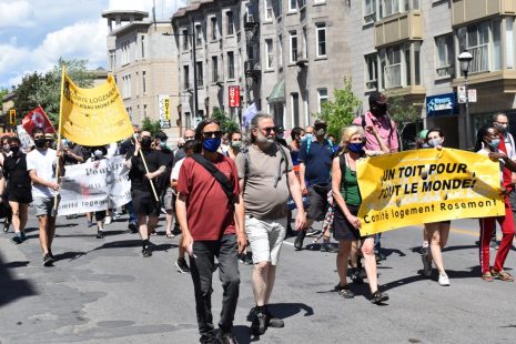 Manifestation à Montréal pour un registre des loyers