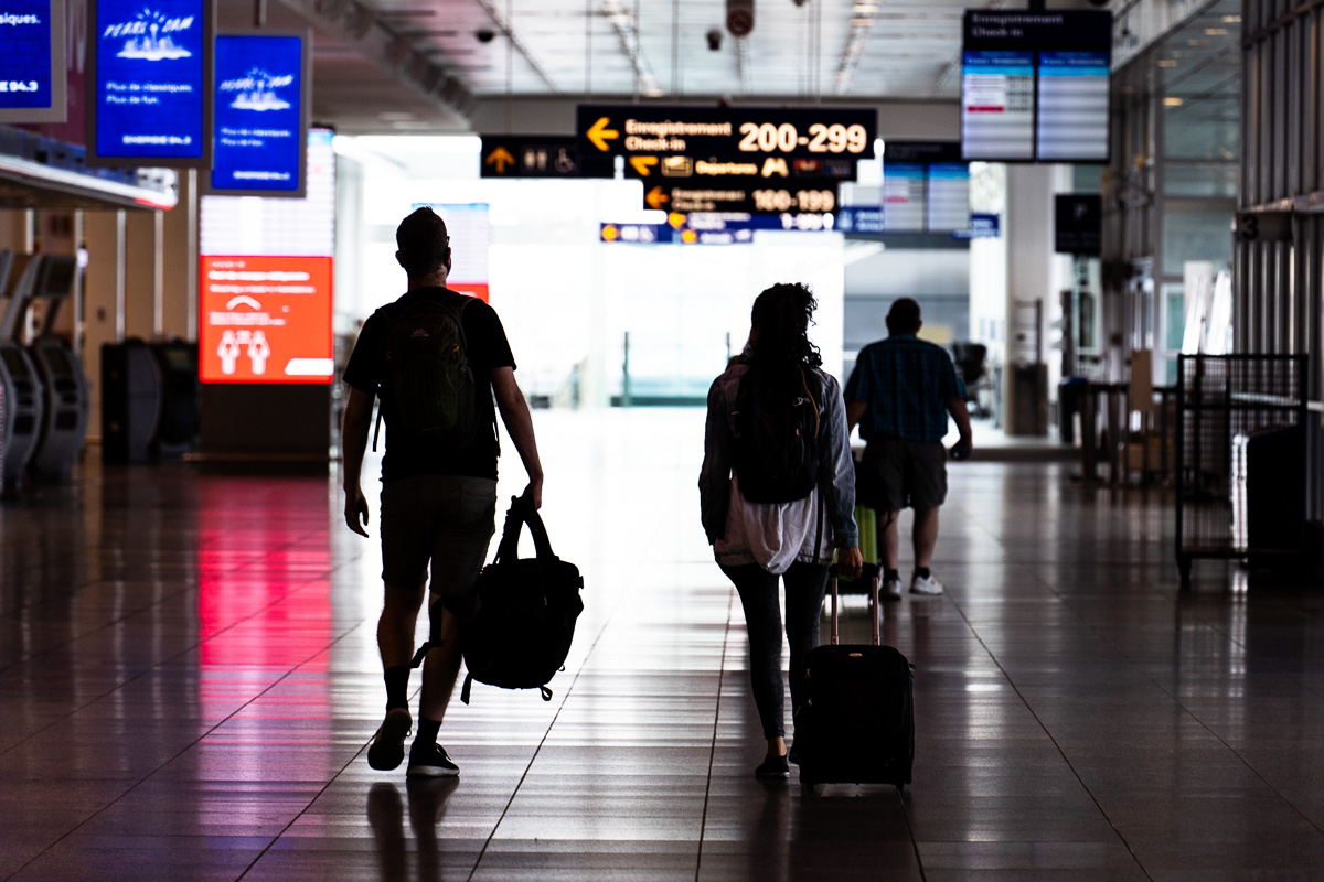 Voyageurs à l'aéroport