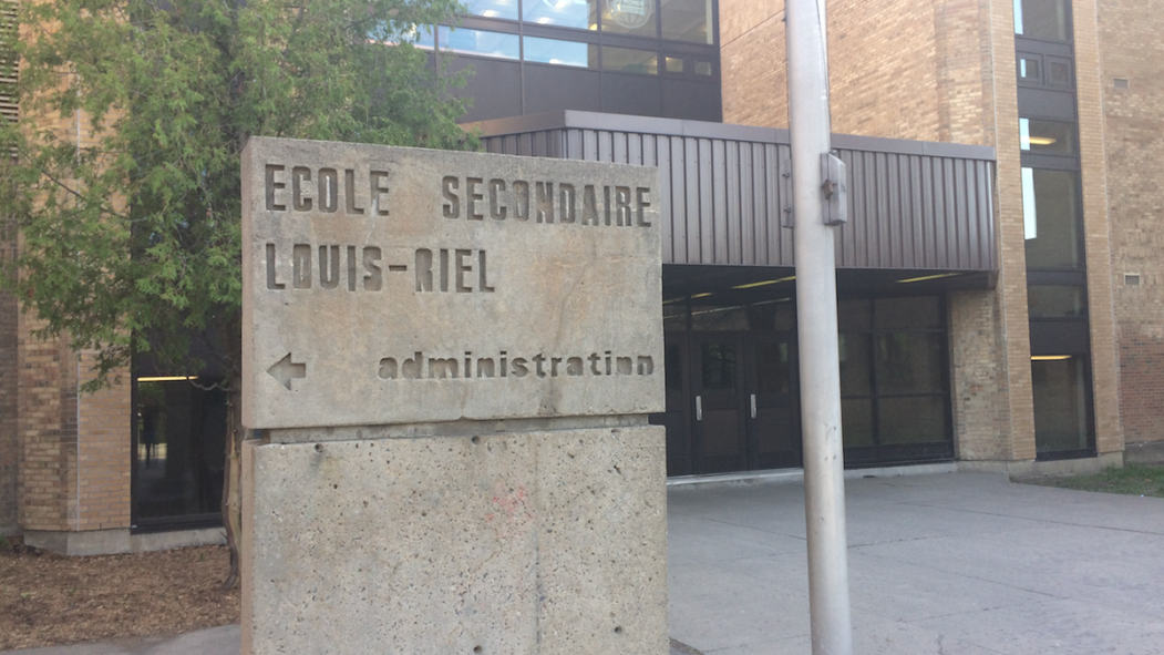 L'école secondaire Louis-Riel.
