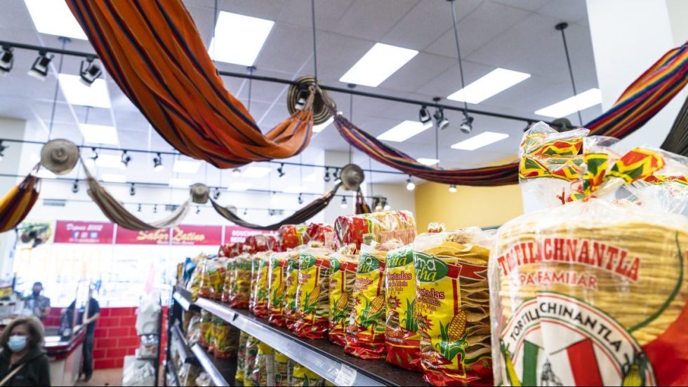 L'épicerie Sabor Latino, sur la Plaza Saint-Hubert.