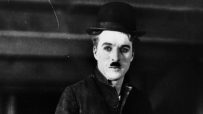 Charlie Chaplin crique Québec
