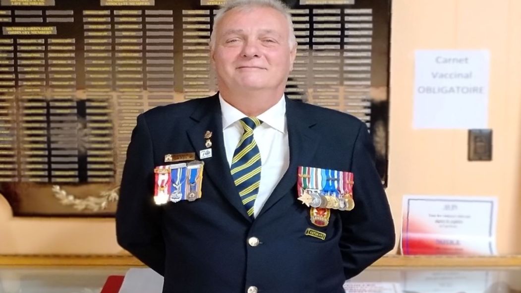 Le vétéran Robert Roy dans les locaux de la filière 29 de la Légion royale canadienne.
