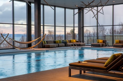 La piscine int&eacute;rieure du Club Med Charlevoix