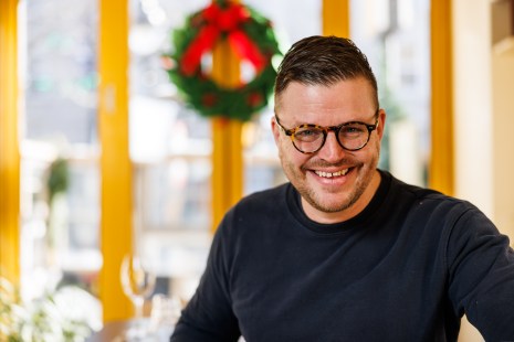 Le chef Danny St-Pierre rappelle cependant que brun est aussi la couleur de l'amour.