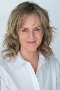 La sp&eacute;cialiste de l'&eacute;tiquette, Julie Blais Comeau. 