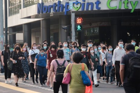 foule a Singapour avec des masques