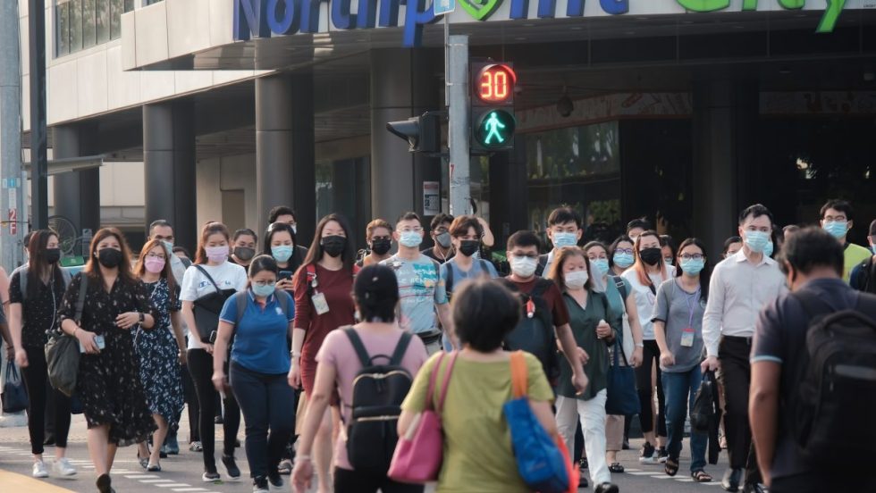 foule a Singapour avec des masques