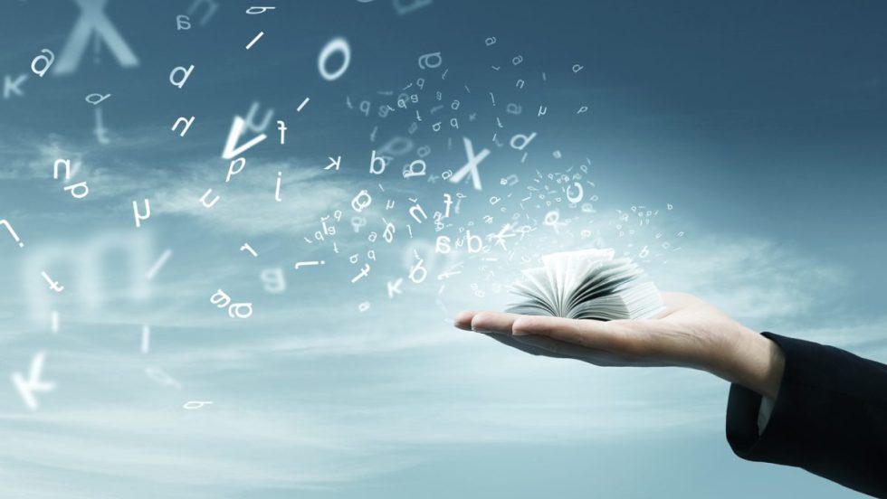 lettre qui s'envole d'un livre