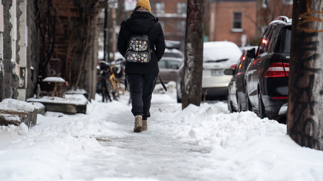 Tempête de neige et écoles fermées à Montréal