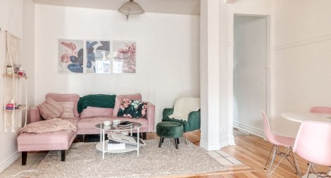 La salle de s&eacute;jour d'un des logements d'un triplex &agrave; vendre, &agrave; Villeray.