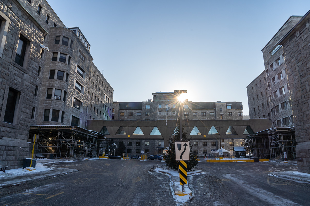 L'ancien hôpital Hôtel-Dieu de Montréal.