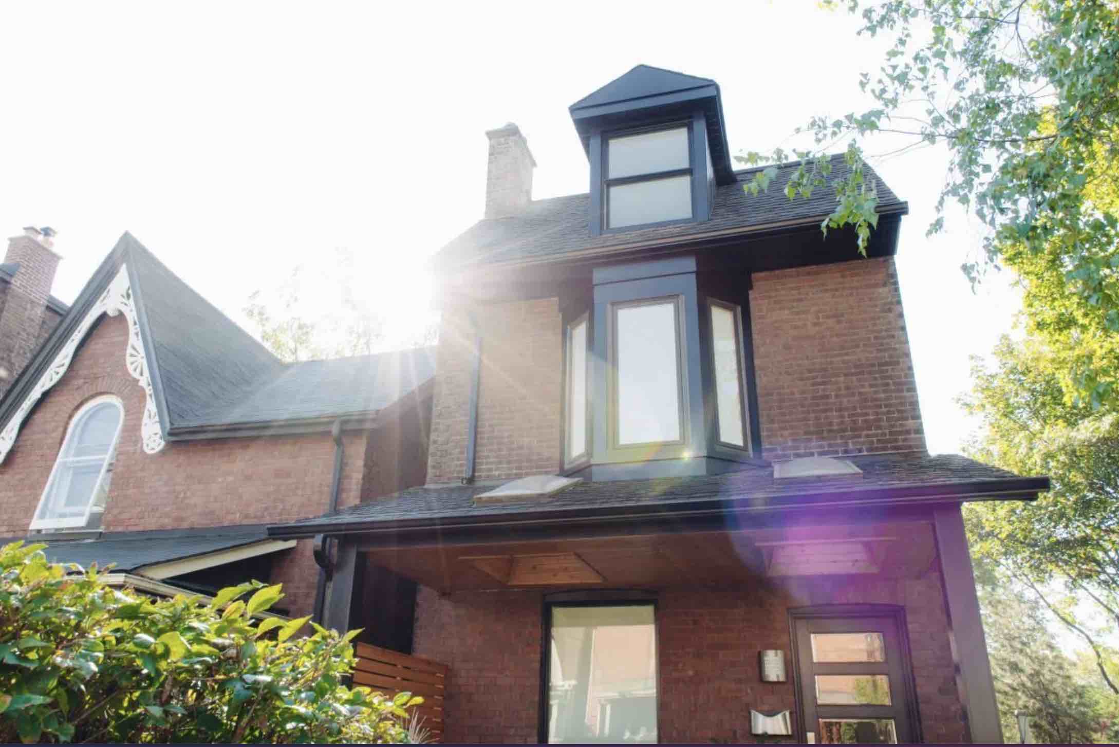 Une maison de Montréal illustrant la hausse du marché de l'immobilier