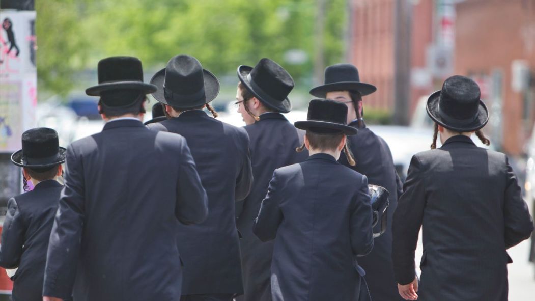 Québec somme trois écoles juives hassidiques de cesser l’enseignement en présentiel