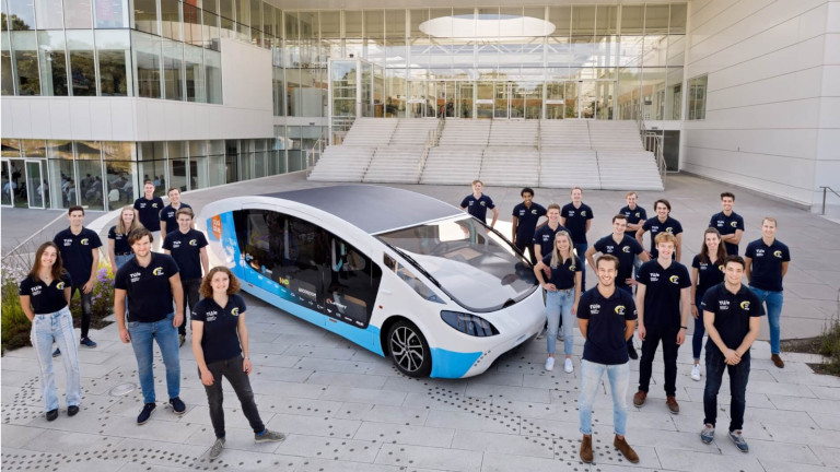 étudiants université technique eindhover pays-bas voiture solaire énergie
