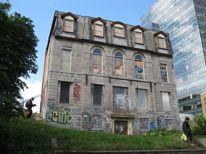 Le derri&egrave;re de la maison Louis-Hippolyte-La Fontaine, avant la restauration qui aura dur&eacute; six ans.
