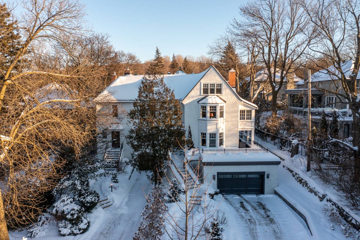 La maison de l'acteur Michel Côté, située dans le quartier Outremont à Montréal, est à vendre.