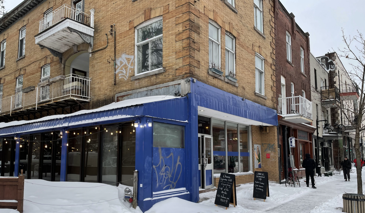 La devanture de l'Annexe du Dépanneur Café sur la rue Bernard