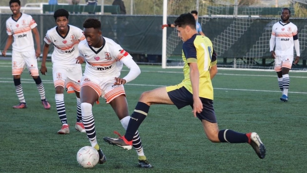 Ismaël Koné dans l'uniforme du CS Saint-Laurent