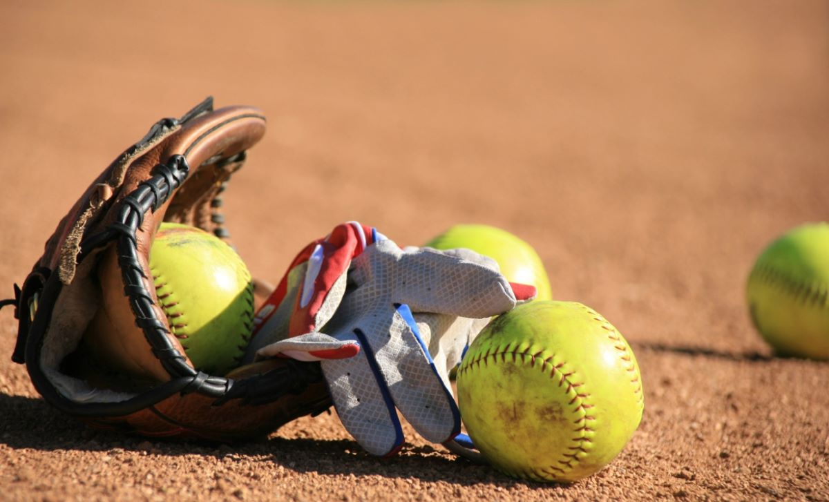 les joueuses de softball de Villeray demandent le retour des lumières au parc Le Prévost