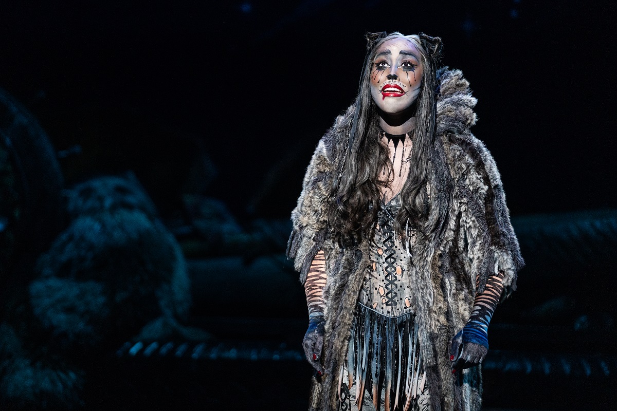 La comédienne Tayler Harris joue Grizabella dans la comédie musicale Cats.