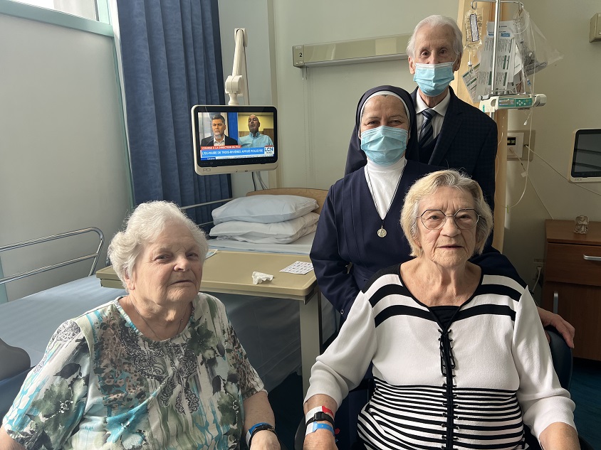 Huguette Saint-Pierre, Jeannine Delisle, sœur Martine Côté et Raymond Paquin.