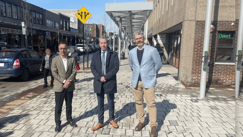 Luc Rabouin, François Limoges et Billy Walsh lors d'une annonce sur le financement des SDC par la Ville de Montréal