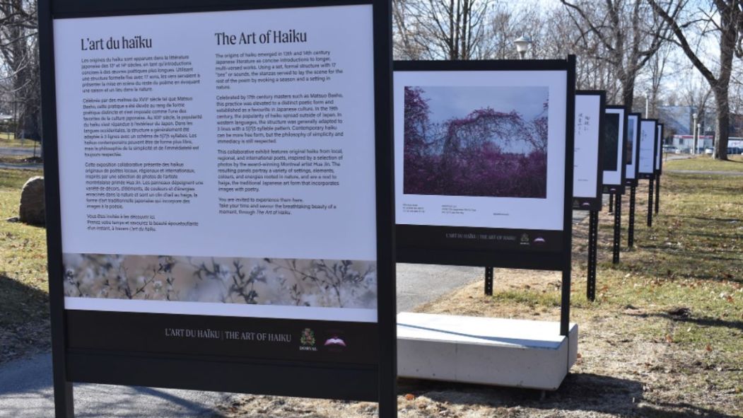 Une exposition au parc de la Paix offre un dialogue entre photos et haïkus