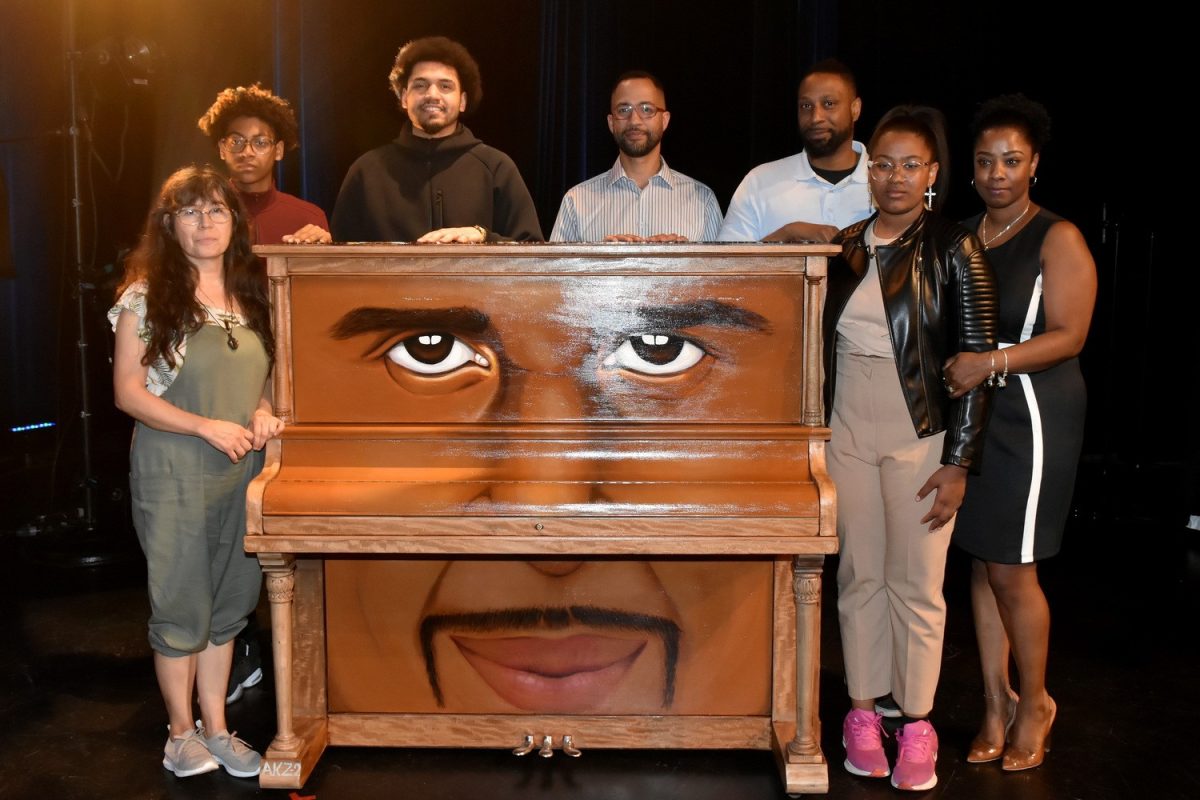 Dévoilement du piano avec la famille.