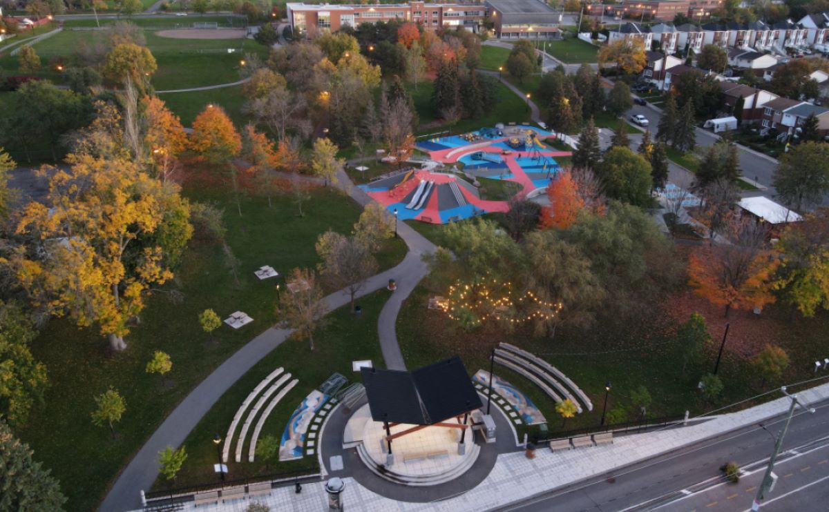 Le parc Saint-Joseph est un exemple d'aménagement profitable à l'ensemble de la population, qui vit avec ou sans limitation fonctionnelle.