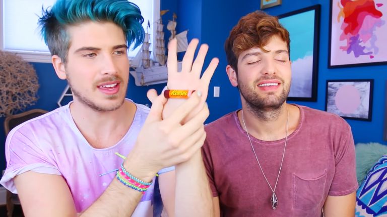 aper&ccedil;u chapstick challenge YouTube Joey Graceffa