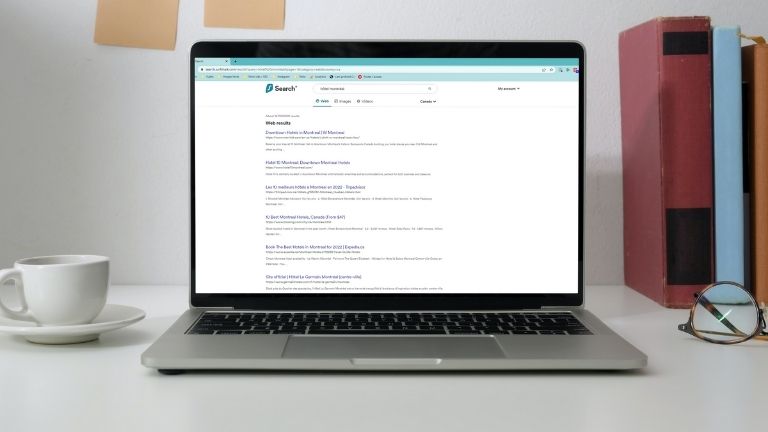 Pour aller encore plus loin dans l’anonymat, la solution de Surfshark One possède un outil de recherche privé. navigation privée Surfshark One navigateur Search