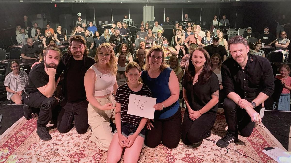 Andréanne A Malette a croqué une photo de son public à la fin de son spectacle aux Francos de Montréal 2022, vendredi soir