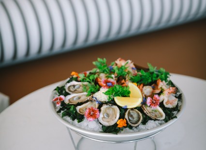 Des huitres &agrave; la terrasse Carla &agrave; Montr&eacute;al
